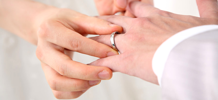 ぴったりの結婚指輪のサイズの見つけ方